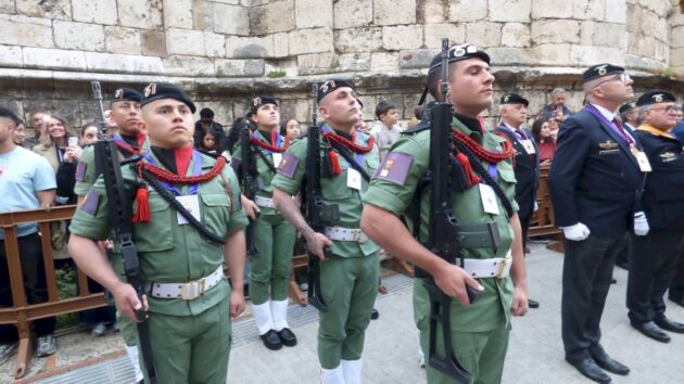 La Oración Paracaidista en la procesión Trinitaria de Medinaceli de Alcalá de Henares