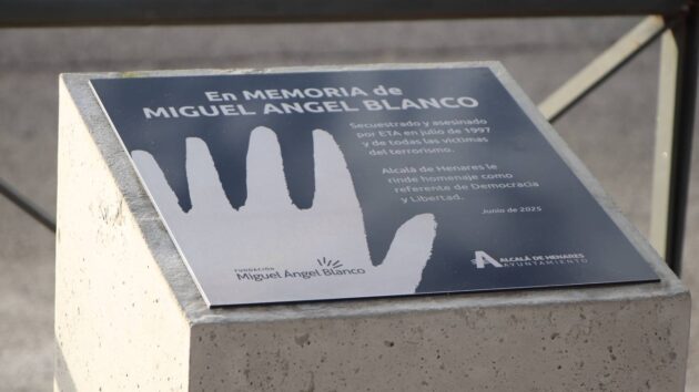 Inaugurada una exposición y un monumento en recuerdo de Miguel Ángel Blanco en Alcalá de Henares