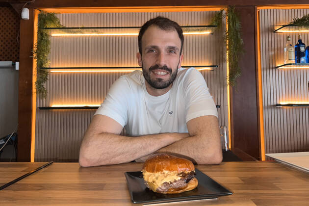 Ghost Burger: 2.138 kilómetros para encontrar la hamburguesa perfecta y traerla a Alcalá de Henares