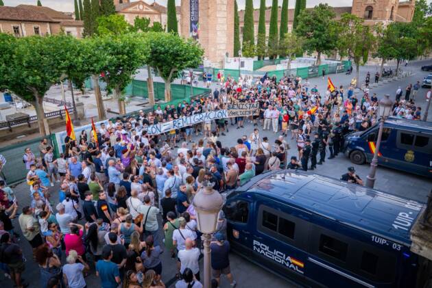 VOX estalla contra el delegado del Gobierno: “Ampliar el CAED es una burla intolerable a los vecinos de Alcalá”