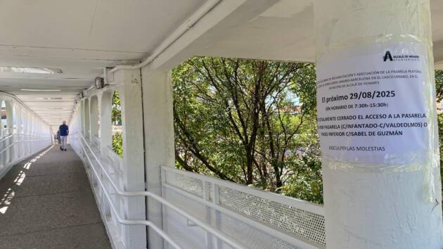 Corte de la pasarela peatonal de la estación de tren en la mañana de este viernes 29 de agosto