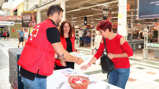 Carrefour y Cruz Roja promueven una nueva edición de la ‘Vuelta al Cole Solidaria’