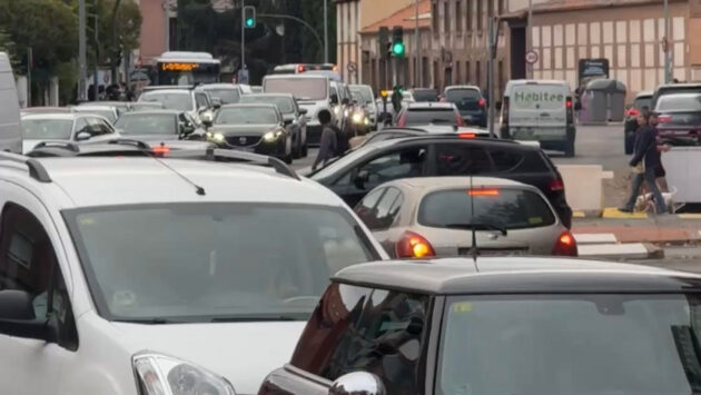 El PSOE acusa a PP y VOX de que Alcalá está «sumida en el caos y colapso por culpa de la mala planificación»