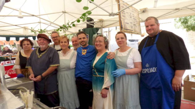 Los Trabajos y El Despojado abren sus tabernas en el Mercado Cervantino 2025