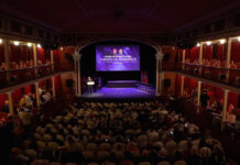 Entrega de honores a los Bomberos de la Comunidad en Alcalá de Henares
