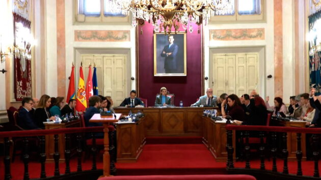 PSOE: “PP y VOX vuelven a dar la espalda a las mujeres sin condenar la violencia machista rompiendo el consenso por primera vez en Alcalá”