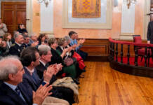 El rector emérito Fernando Galván es distinguido como Hijo Adoptivo de Alcalá de Henares