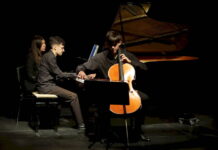 Alcalá abraza a sus músicos: el dúo Jiménez–Berlinches culmina su gira nacional ‘Cantos del Este’ en casa