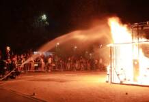 Miles de alcalaínos arropan la Hoguera de San Juan 2026 de Alcalá de Henares en una noche de mucho calor