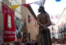Ofrenda Floral de las Peñas al Cristo de La Columna en las Ferias de Alcalá 2026