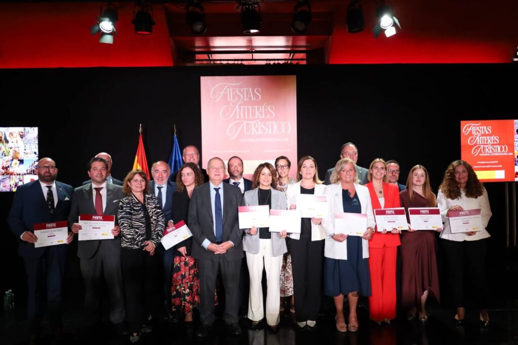 Alcalá recibe el diploma que acredita la Semana Cervantina como Fiesta de Interés Turístico Internacional - imagen 2
