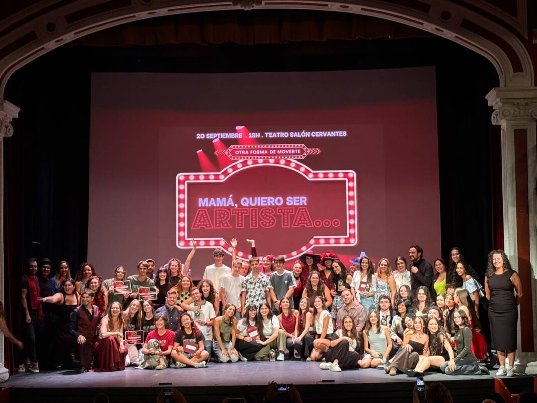 El Teatro Salón Cervantes acoge la gala del VIII Certamen de Teatro Juvenil Otra Forma de Moverte - imagen 1