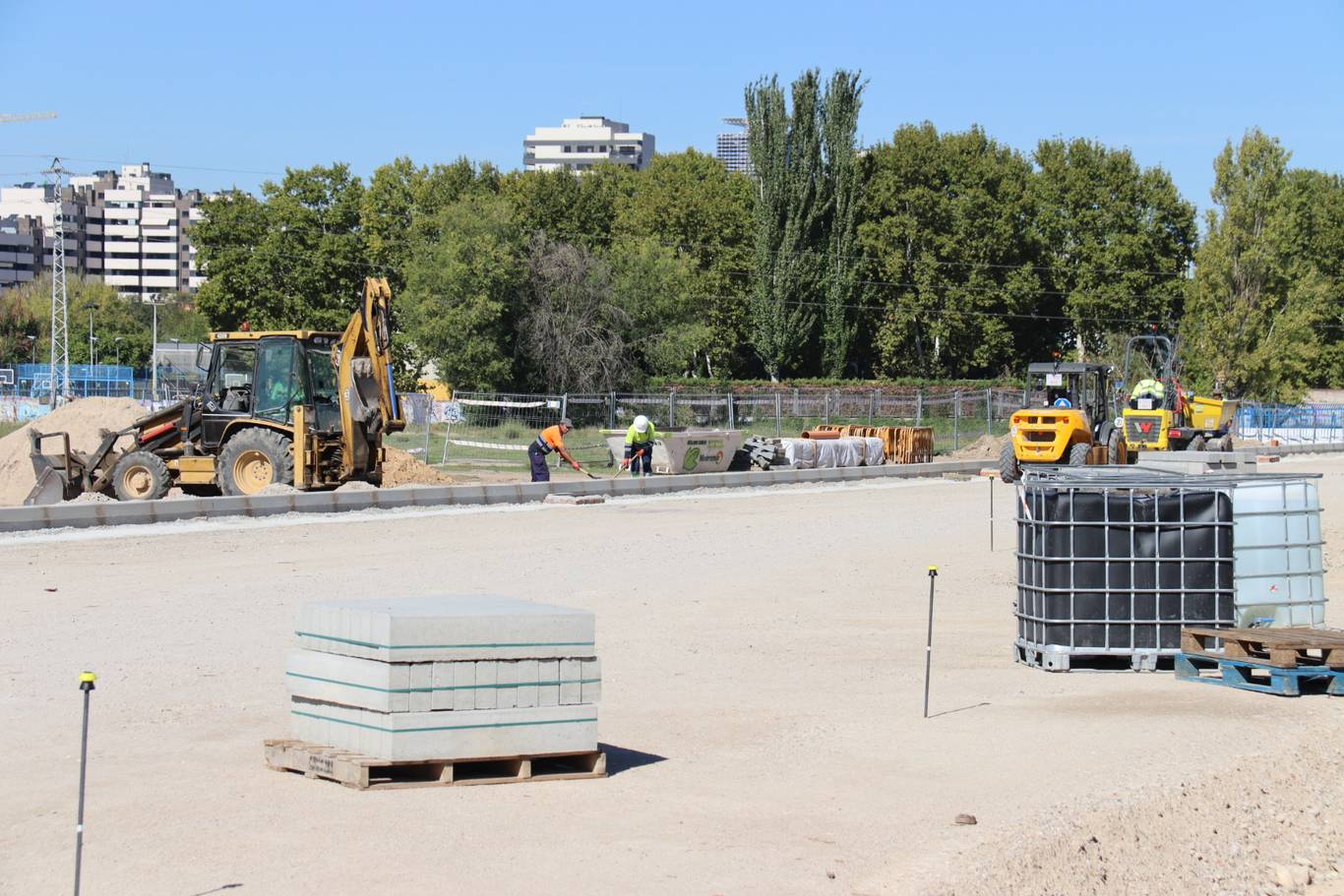 Avanzan las obras de ampliación del aparcamiento de Jiménez de Quesada en Alcalá