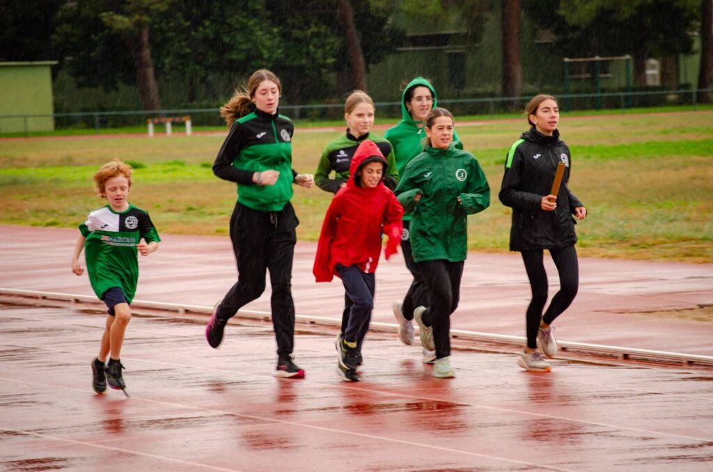 El Club Atletismo Ajalkalá celebra 50 años con un relevo de 24 horas y 268 kilómetros - imagen 2
